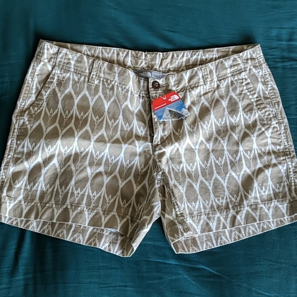 The North Face Pants - NWT The North Face Wood Maywood Shorts